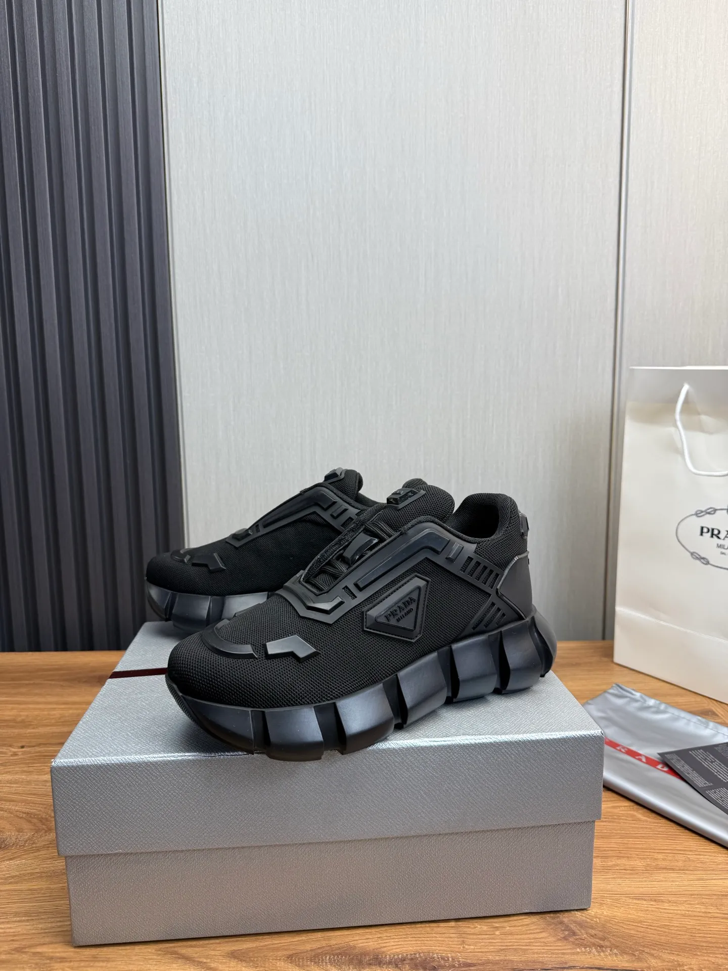 Factory price 580💰 [PRADA] Men's shoes are popular in the counter, official website is synchronized, 1 high-quality shipment ✔️Original mesh + cowhide lining, 1🆚1 replica, original bottom, 38-45 (45 customized, non-refundable)